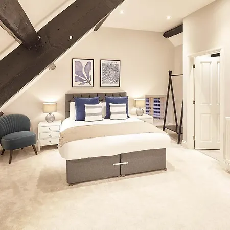 Host & Stay- Graham House