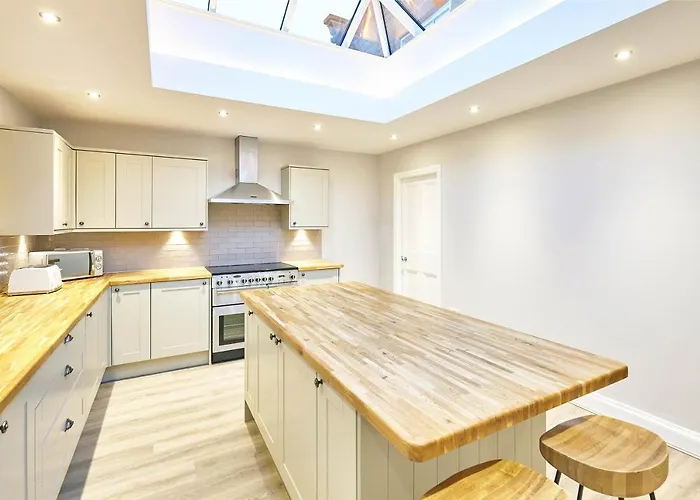 Host & Stay- Graham House Holiday home