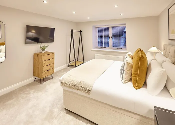 Host & Stay- Graham House